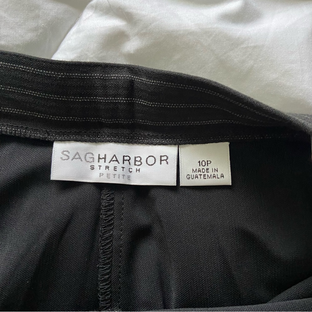 🎯 10P Sag Harbor women’s black pinstripe trousers - flattering! NWT - Picture 10 of 12